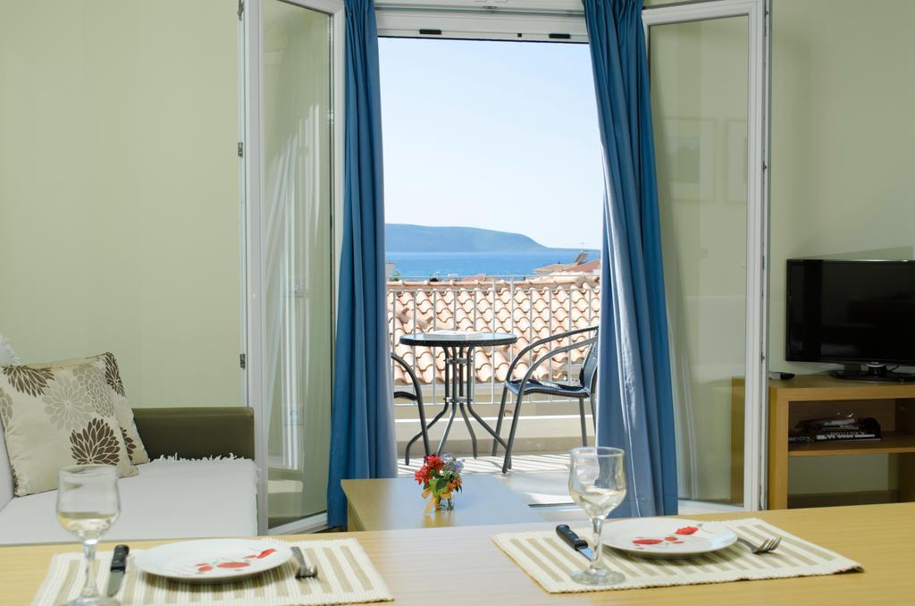 Hotel Estia Finikounta Oda fotoğraf